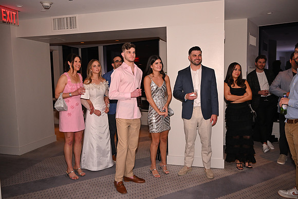 297 Weinstock-GMStudios