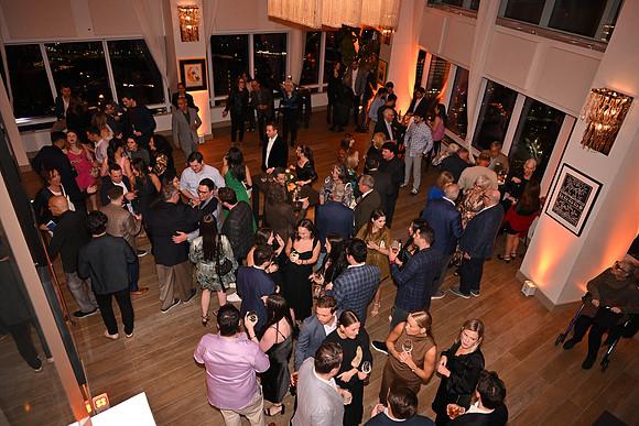 354 Weinstock-GMStudios