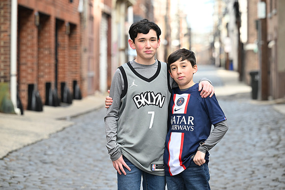 201 Weiner-GMStudios