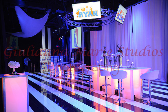 700 Goldman-GMStudios
